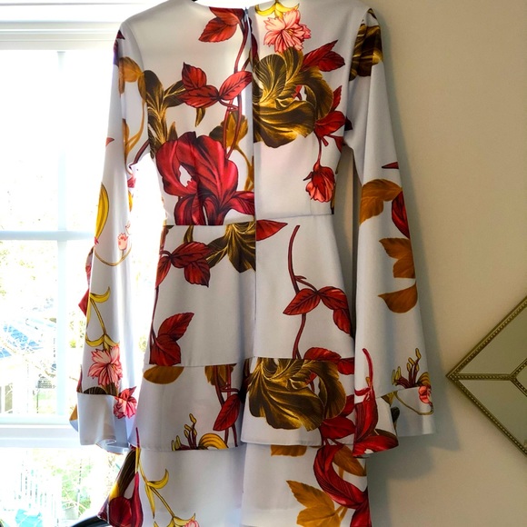 L’ATISTE statement sleeve dress - Picture 3 of 4